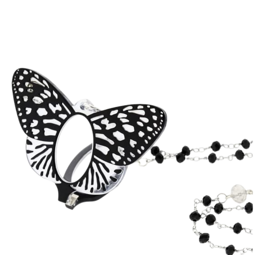 Medallón Mariposa Real Negra +2.00 magnifying glasses detail - Handcrafted butterfly wing design in premium acetate with elegant silver necklace