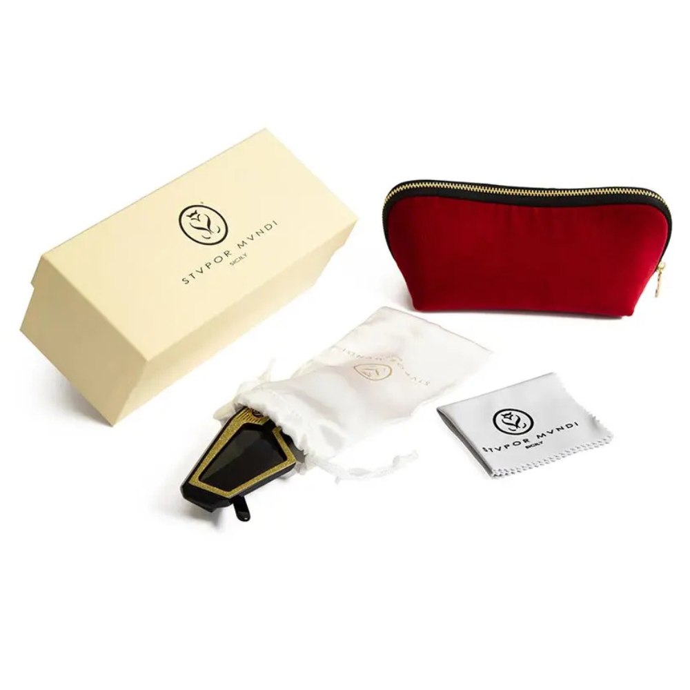 Stupor Mundi Nova packaging – silk satin pouch and cotton velvet pochette handcrafted in Tuscany, plastic-free Made in Italy