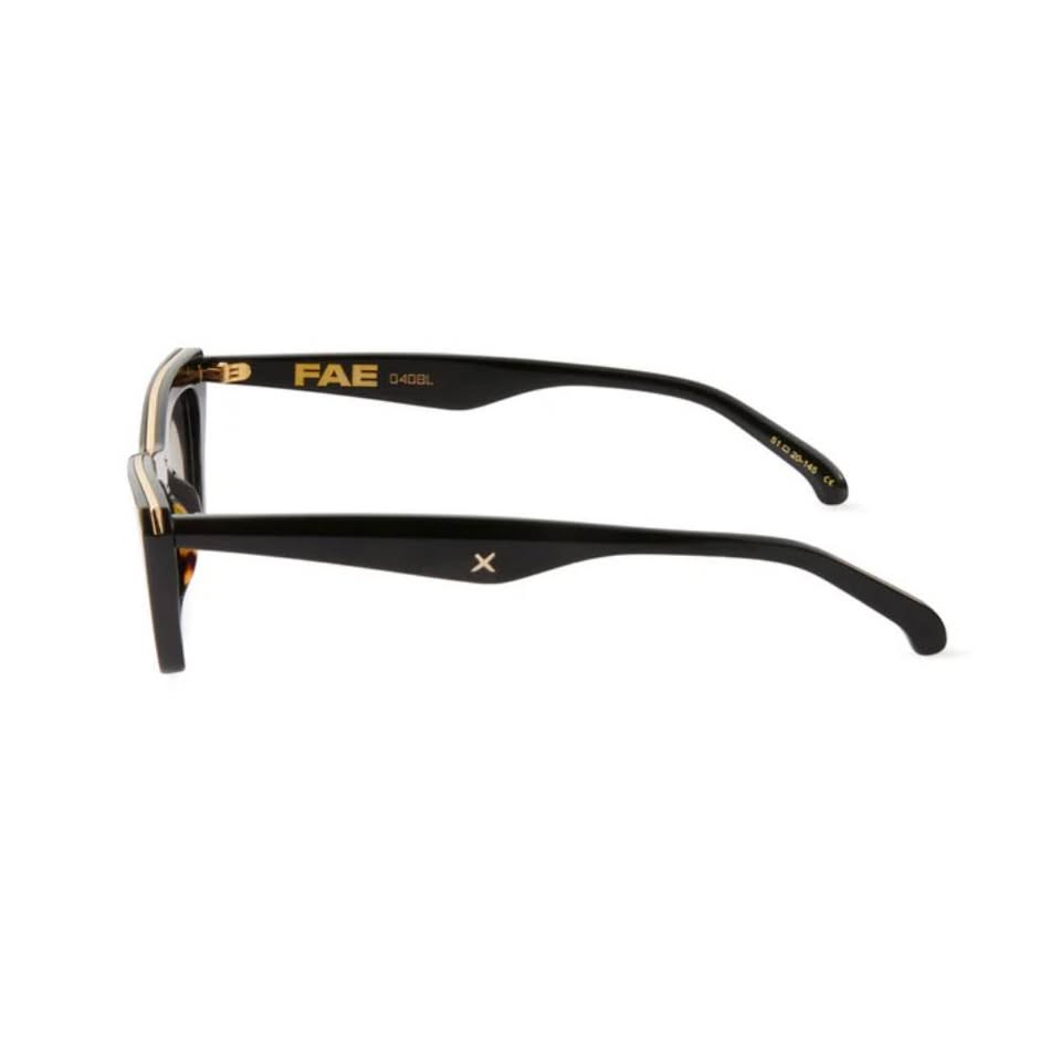 OSCARXFRANK FAE eyeglasses detail gold accents Viscottica hinges