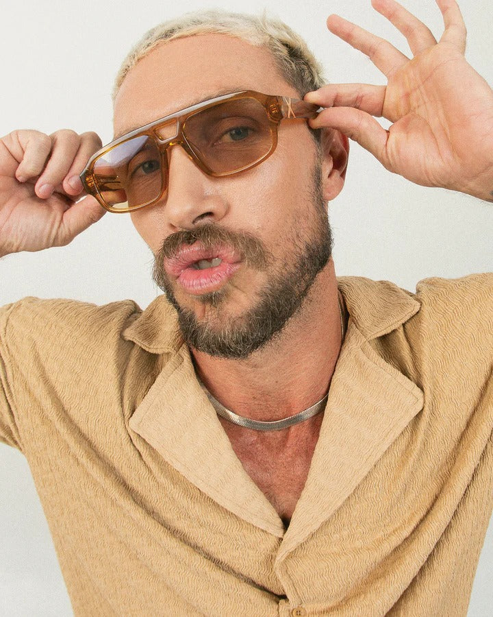 OSCARXFRANK MAKATI eyeglasses detail craftsmanship Italian acetate