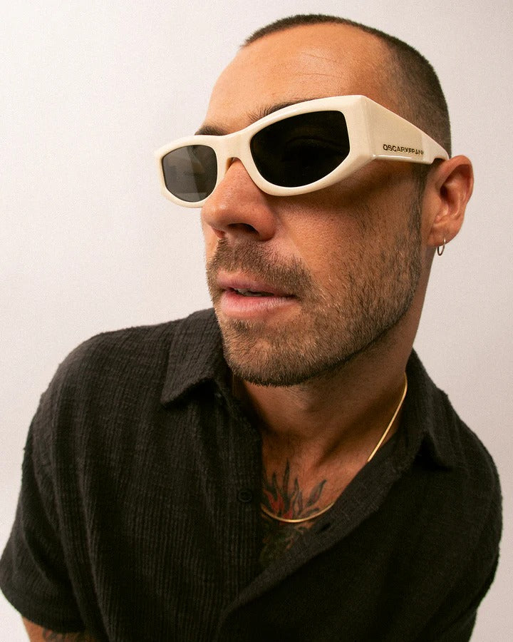 OSCARXFRANK GARDEN GROVE acetate frame close-up luxury construction