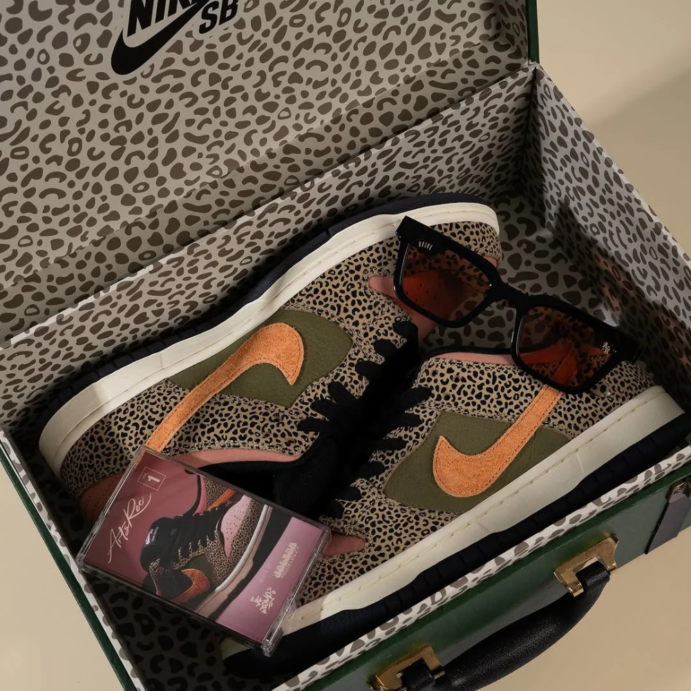 9FIVE x Arts-Rec EM4 Savanna Pink limited edition sunglasses with original case and exclusive packaging
