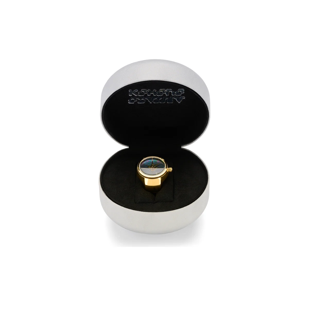 KOMONO NOOR GOLD BLACK watch detail elegant design premium materials
