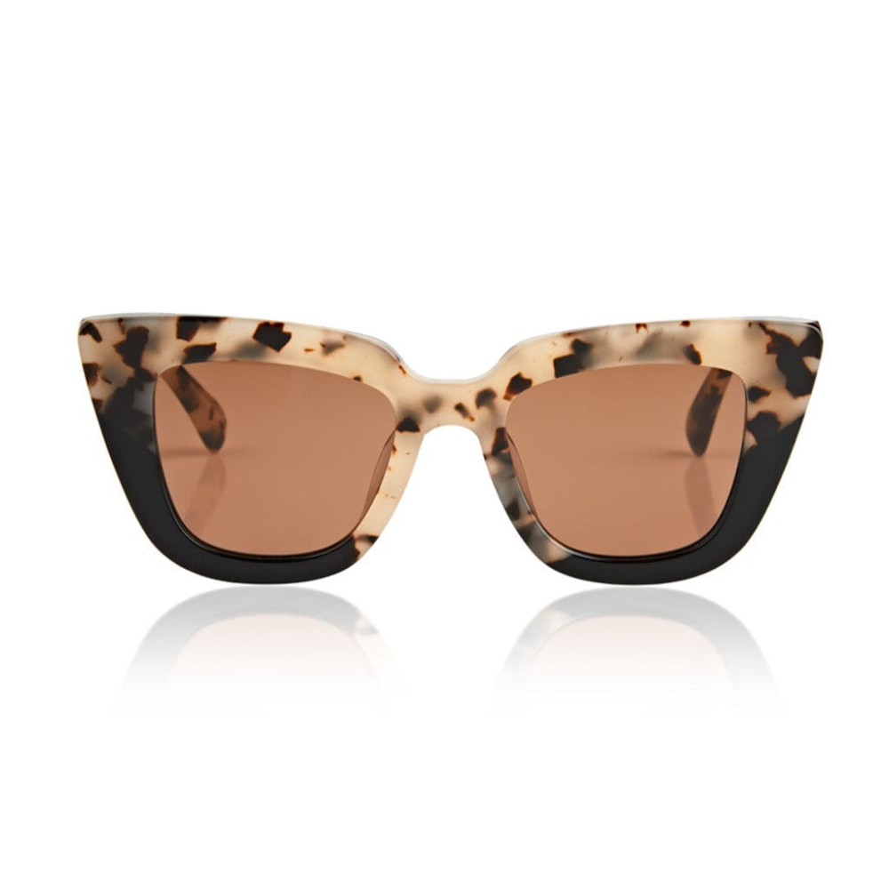 OSCARXFRANK FAIRFAX sunglasses - Front view showing elegant frame and protective lenses
