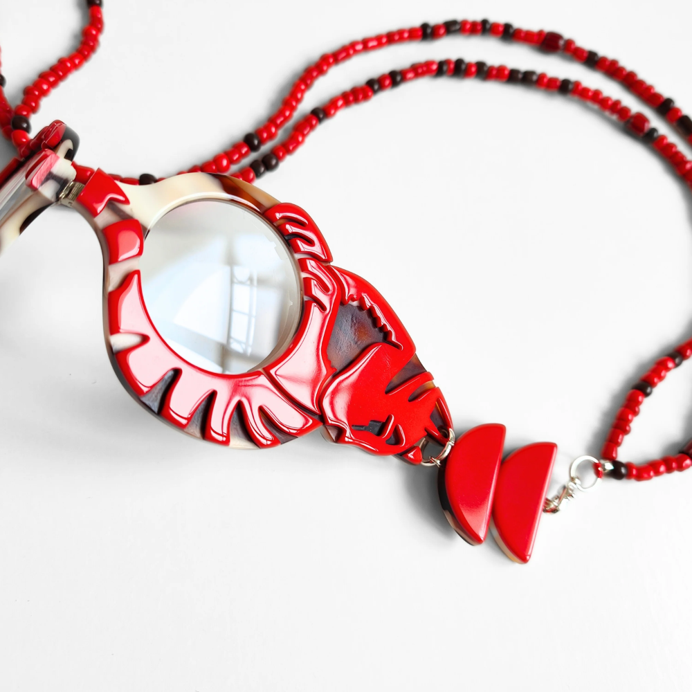 FLIPPAN'LOOK Warhol Inspired Cat Eyeglasses - Bright Red Speckled Bone Design Detail
