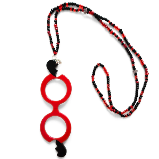 FLIPPAN'LOOK Corazón Partío 15 Year Anniversary - Heart Medallion Pendant Reading Glasses Detail
