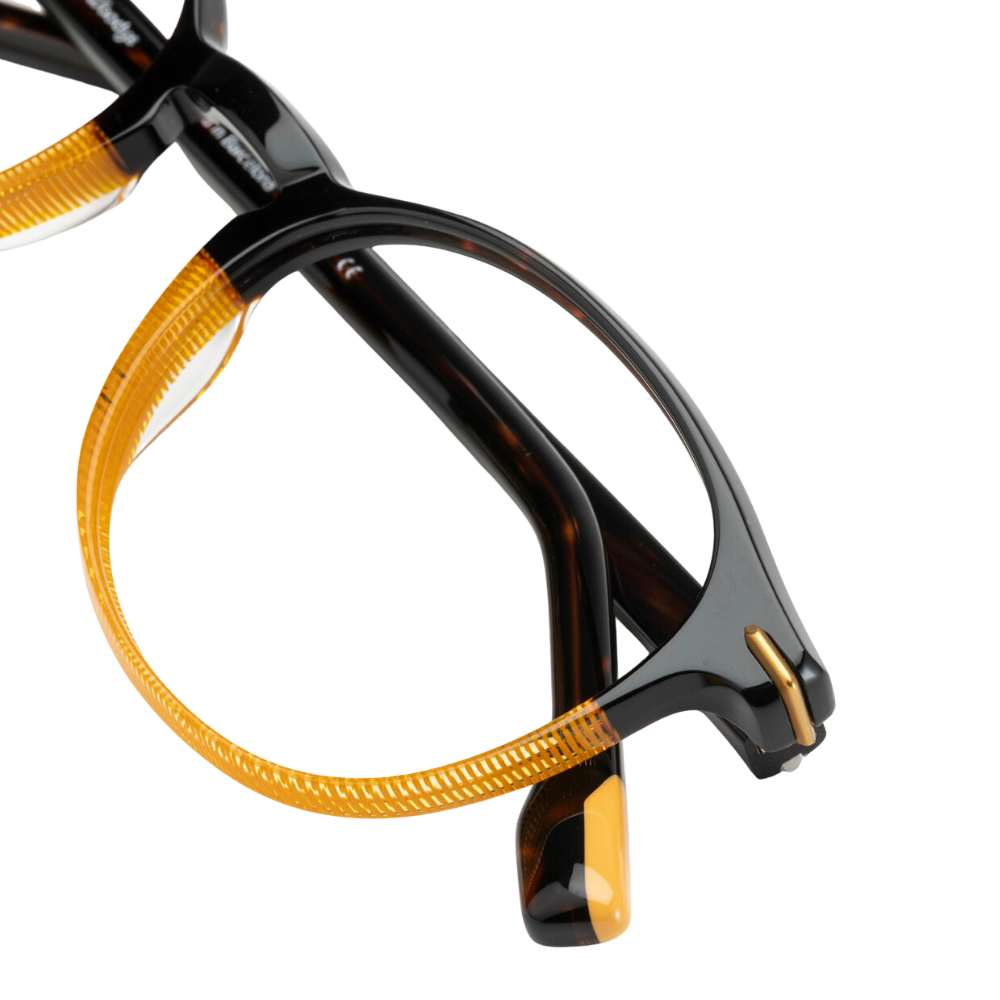 WOODYS Guin 04 exposed metal detail - visible metal elements adding character and lightness
