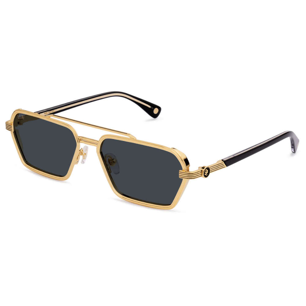 9FIVE Reigns side view – integrated 9FIVE signature logo on glossy black temple, 24k gold-plated construction
