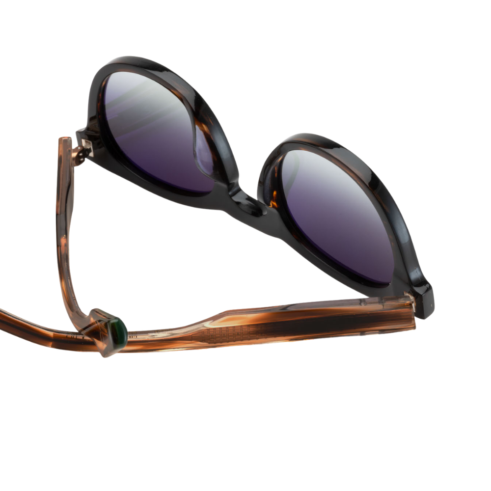 Woodys x Queen Radio C1 sunglasses – detail of authentic vinyl front and ZEISS solar lenses
