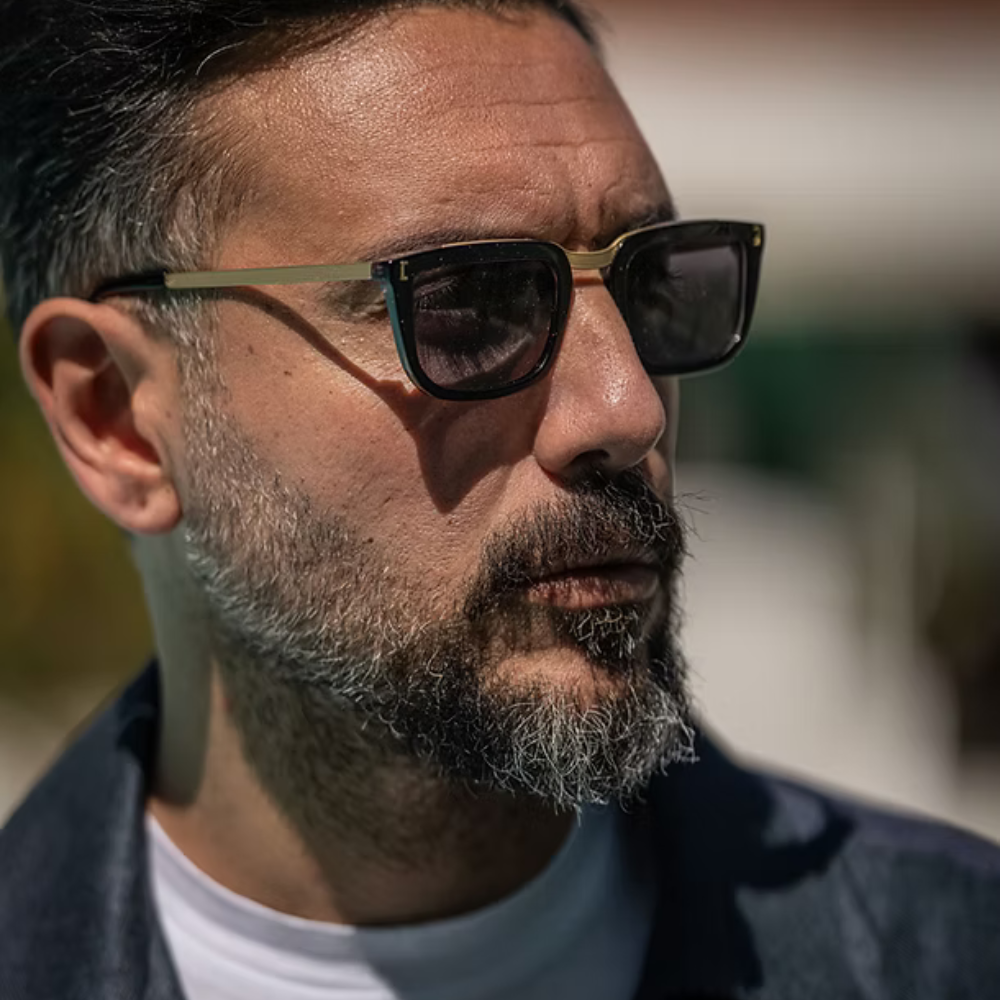 ETERNO NAPOLI Alberti Limited Edition – side view of Mazzucchelli M49 bio acetate optical frames, decorated metal bridge with adjustable screws, 60 handcrafted steps, made in Italy
